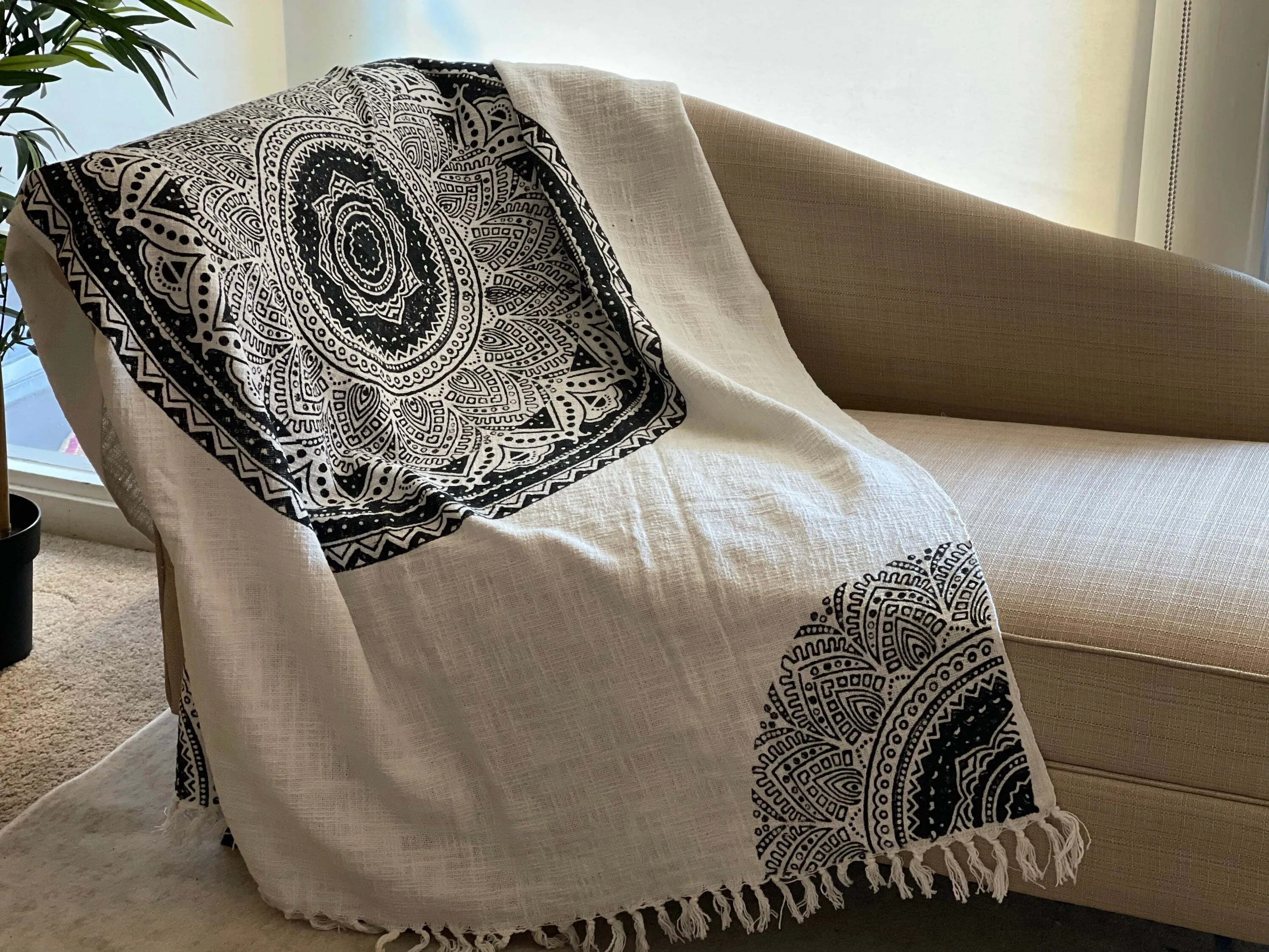 Boho Mandala Blanket, Boho Tapestry, Black and White Mandala Print,  Boho Blanket for Bed,  Woven Wall Decor