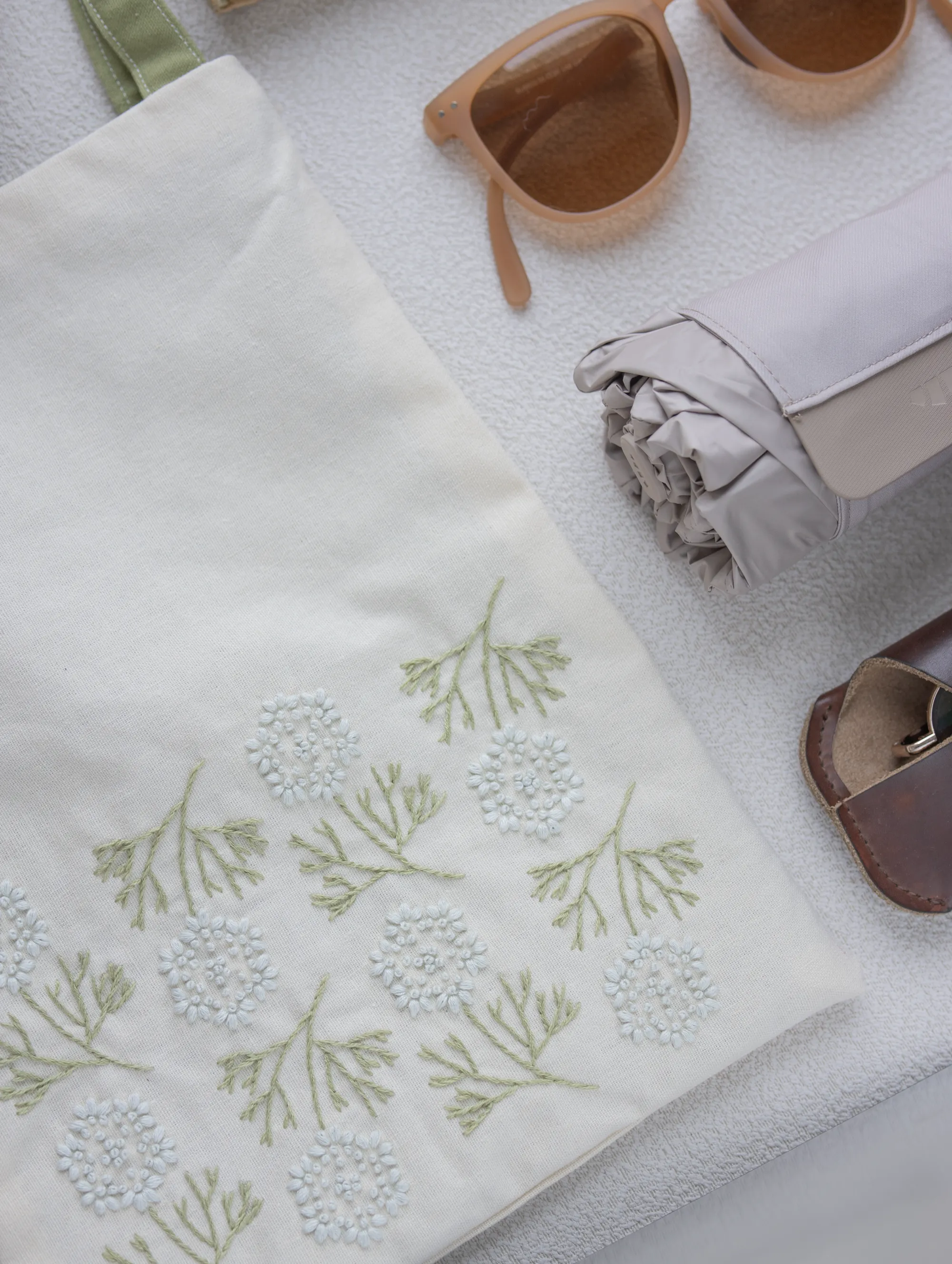 Custom Embroidered Tote Bag, Ivory Cotton-Linen with Mint Green Floral Design, Unique Handmade Gift for Her