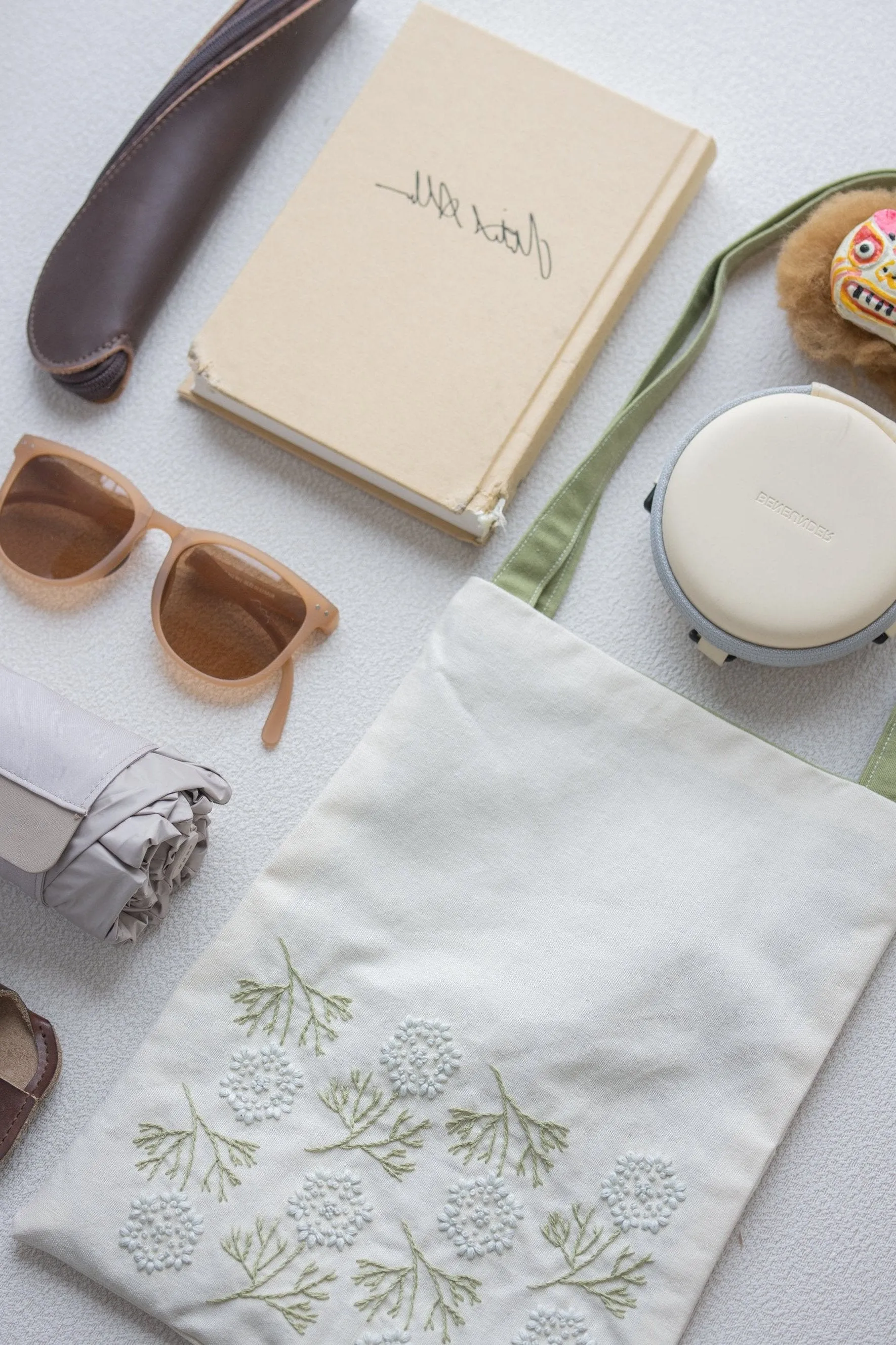 Custom Embroidered Tote Bag, Ivory Cotton-Linen with Mint Green Floral Design, Unique Handmade Gift for Her