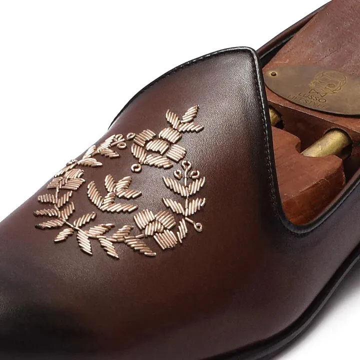 Meerut | Tan Zardozi Embroidered Mojdi Shoes