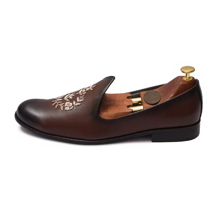 Meerut | Tan Zardozi Embroidered Mojdi Shoes