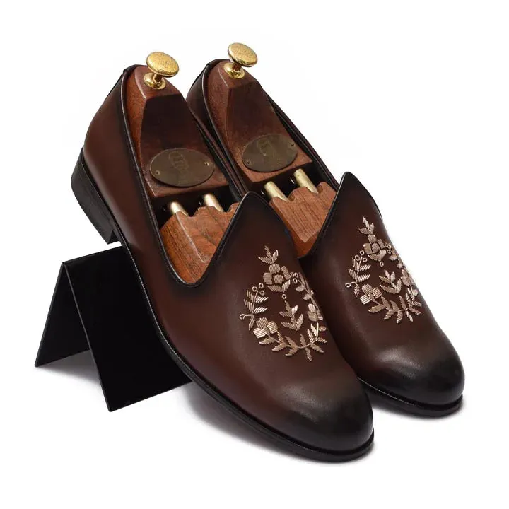 Meerut | Tan Zardozi Embroidered Mojdi Shoes