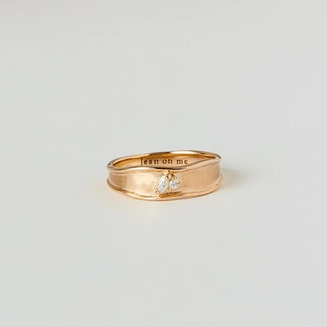 the kindred spirits lean on me band ring - 14k yellow gold, diamonds